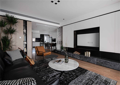 弦外之音 ，高級黑的質感美